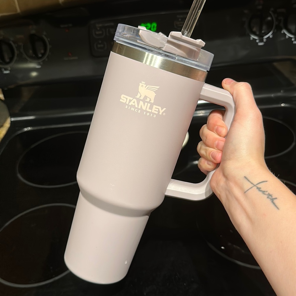 STANLEY 40 OZ TRAVEL QUENCHER